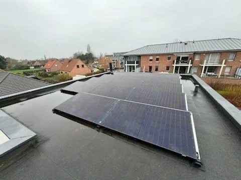 Projet solaire sur toit terrasse à Leers (59) par Nord Solar